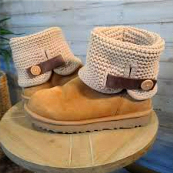 UGG Shaina Knit Crochet Tan Shearling Style Boots Size 8 - Picture 1 of 9
